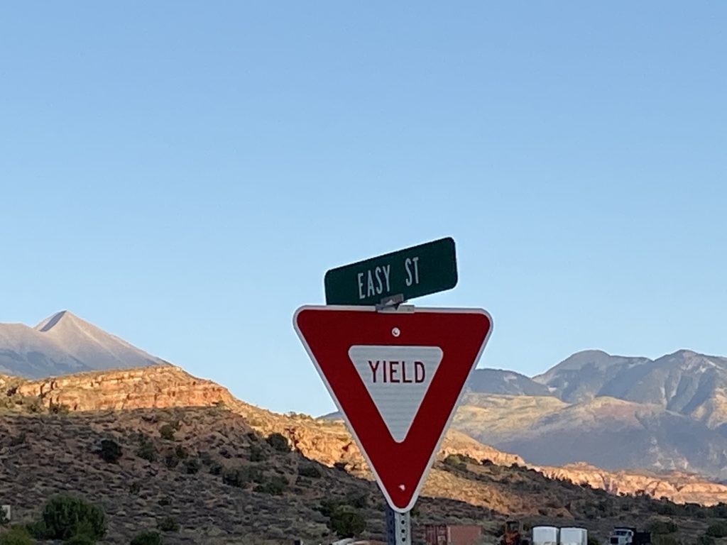 YEILD SIGN
